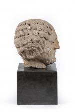 Catalogne ?, XIV/XVe siècle
Tête d'homme 

en pierre calcaire sculptée en...