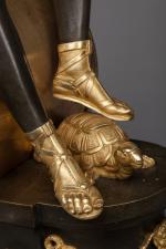 PENDULE de L'AFRIQUEen bronze ciselé, doré ou patiné, à décor...